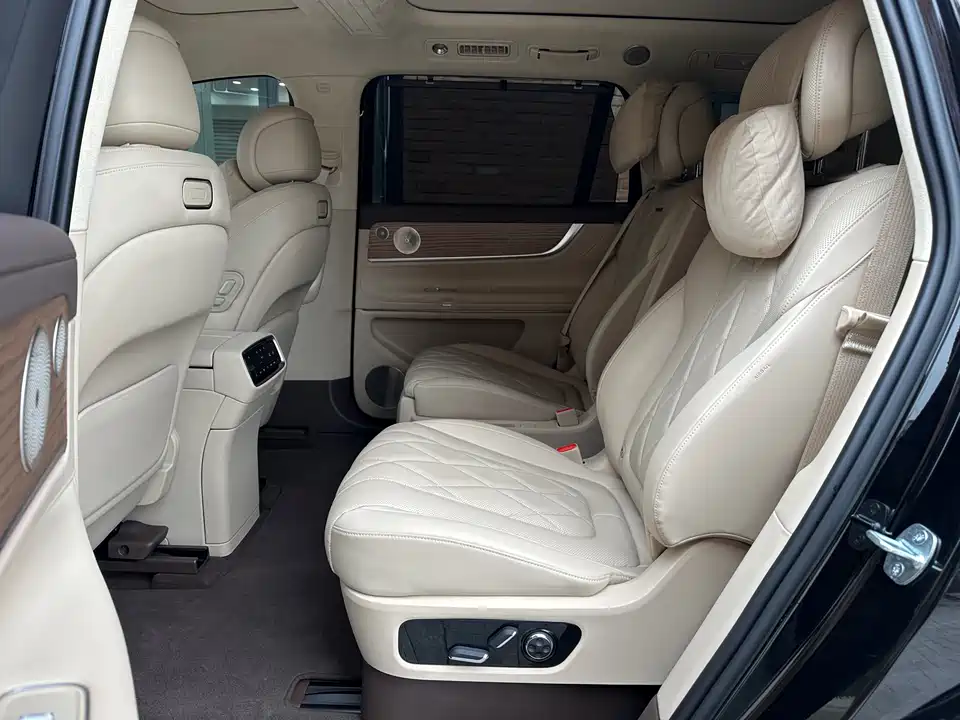 AITO Ask the world M9