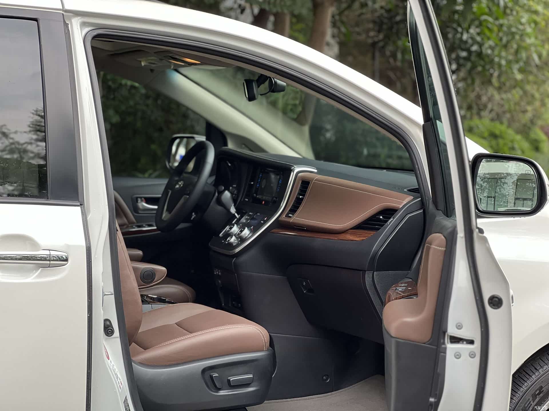 Toyota Sienna, 2017 11