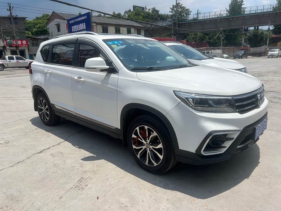 Forthing Jingyi X5 Forthing Jingyi X5