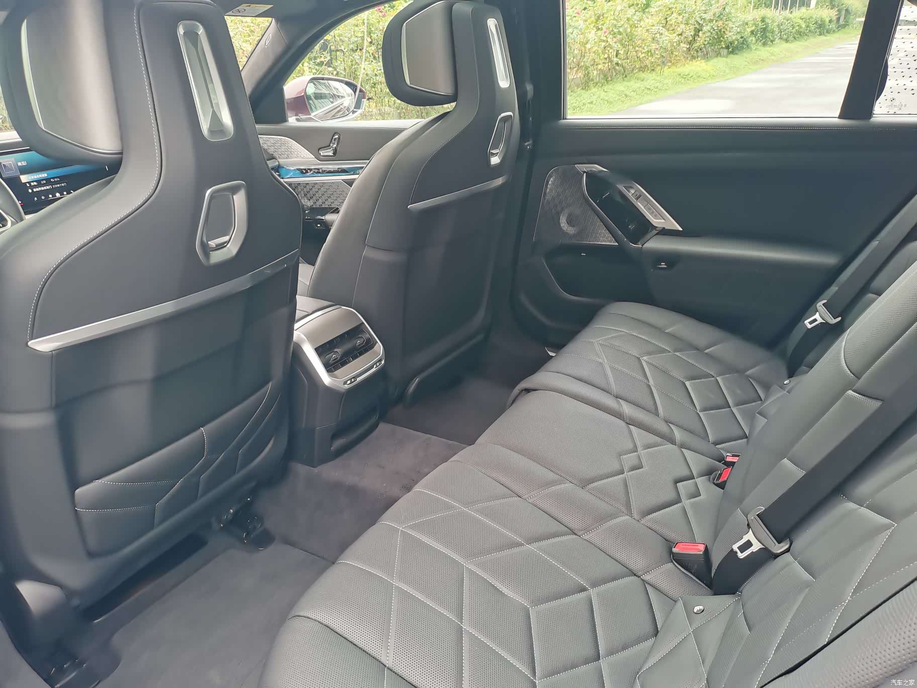 BMW i7, 2024 11