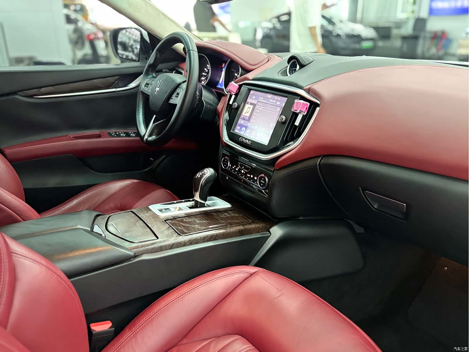 Maserati Ghibli, 2015 10