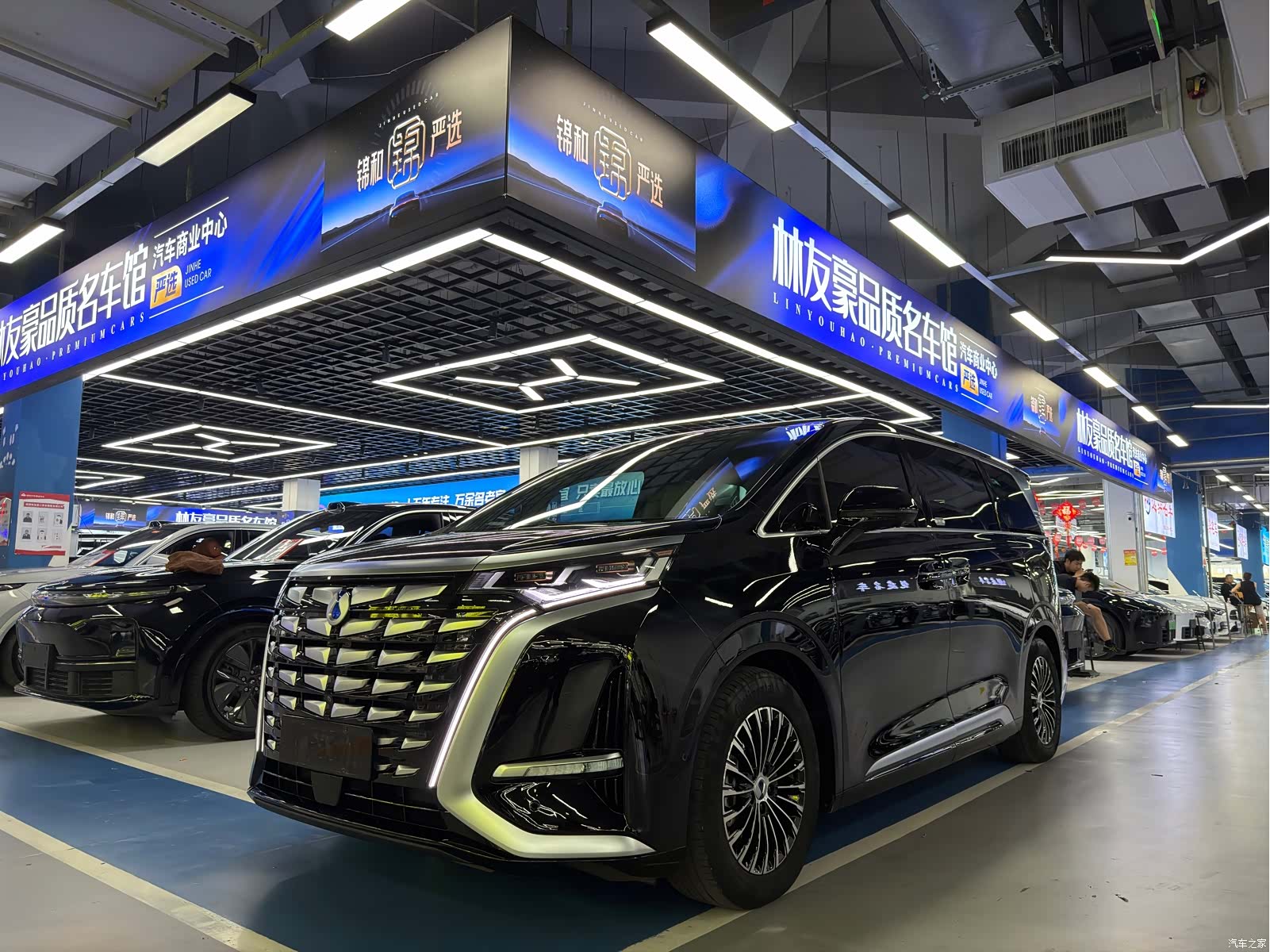 Denza D9, 2022 1