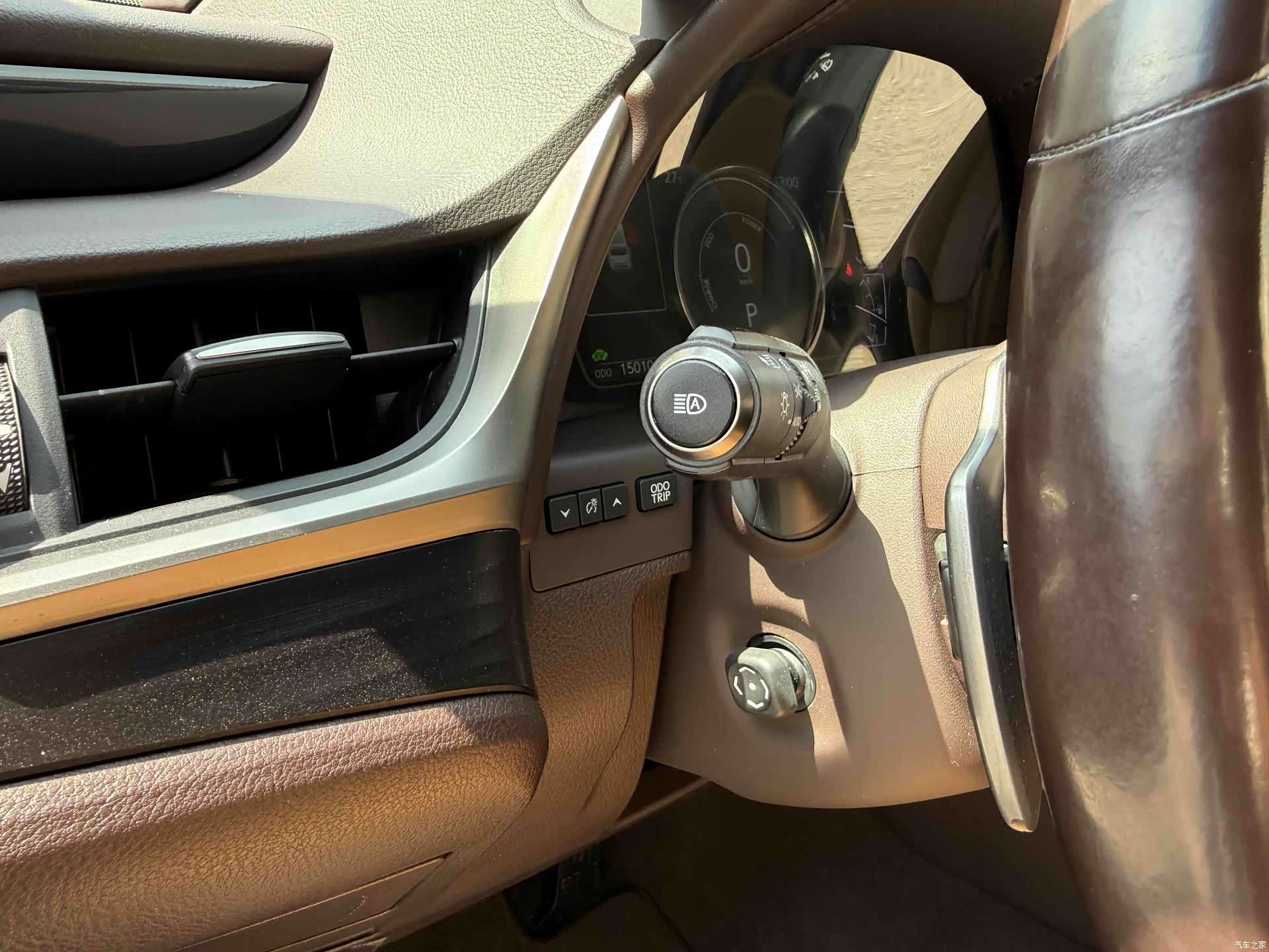 Lexus ES, 2019 все фото