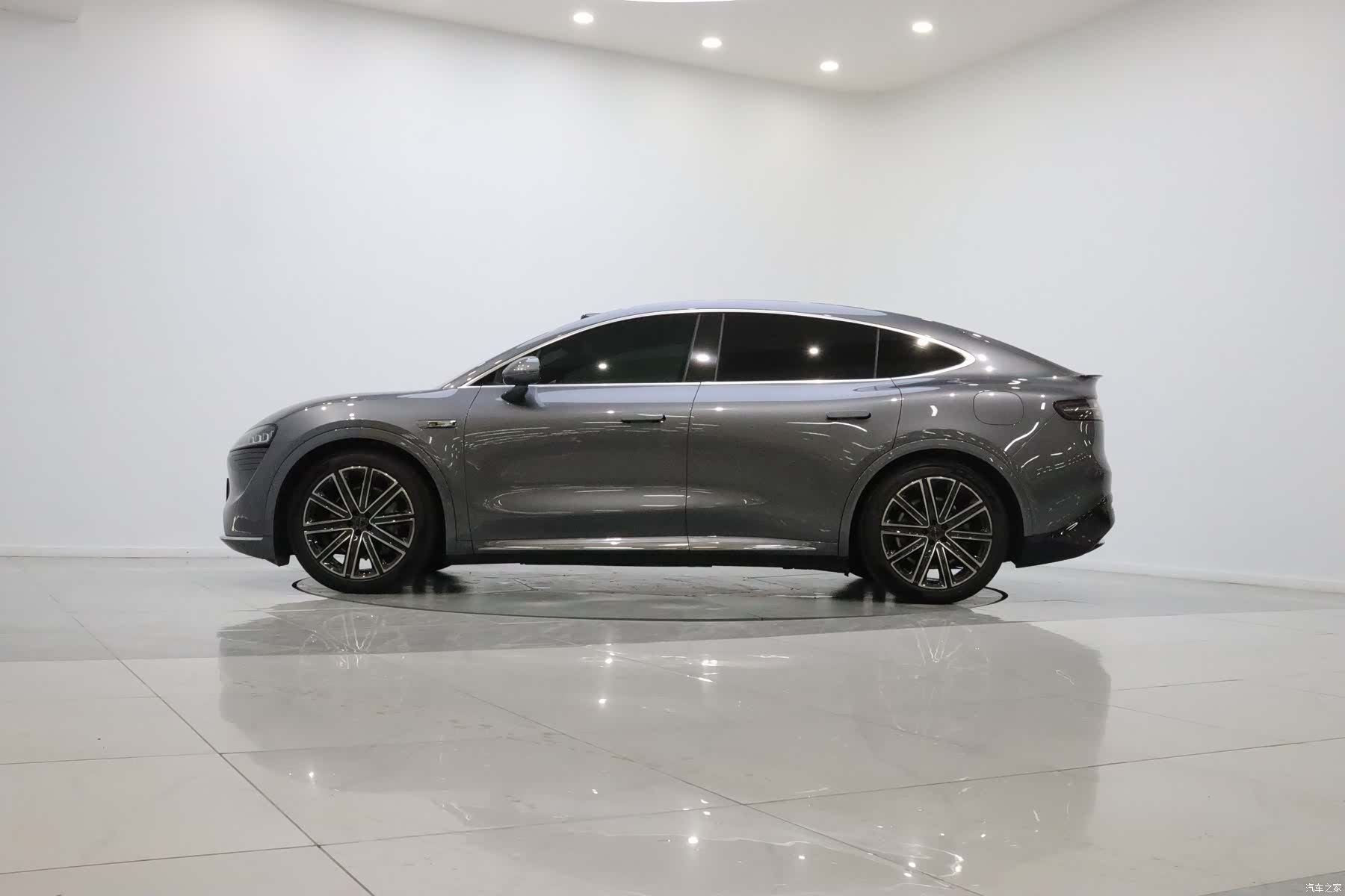 Luxeed R7, 2025 8