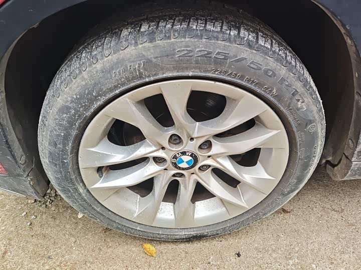 BMW X1 2015 sDrive18i shi shang jin ji ban