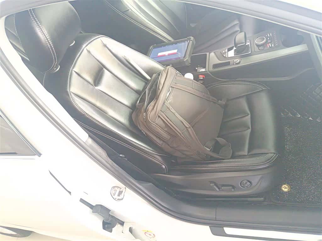 Audi A4L, 2019 25