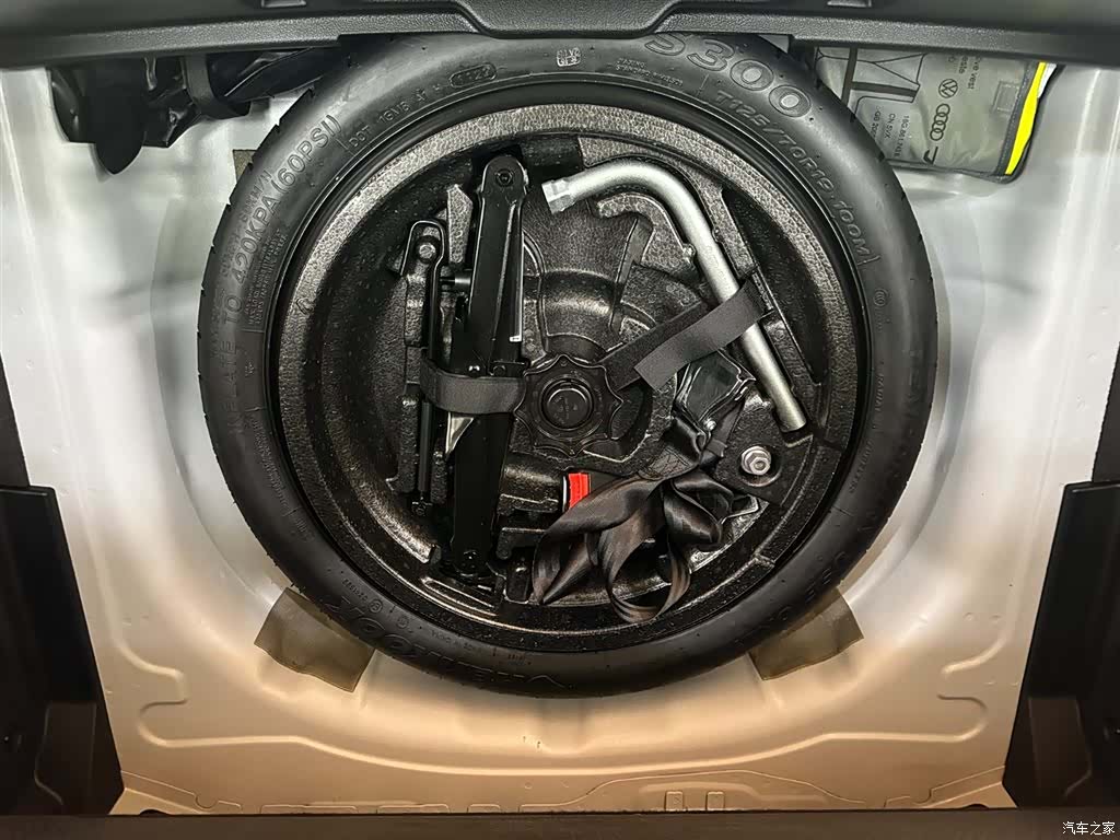 Audi Q2L, 2022 22