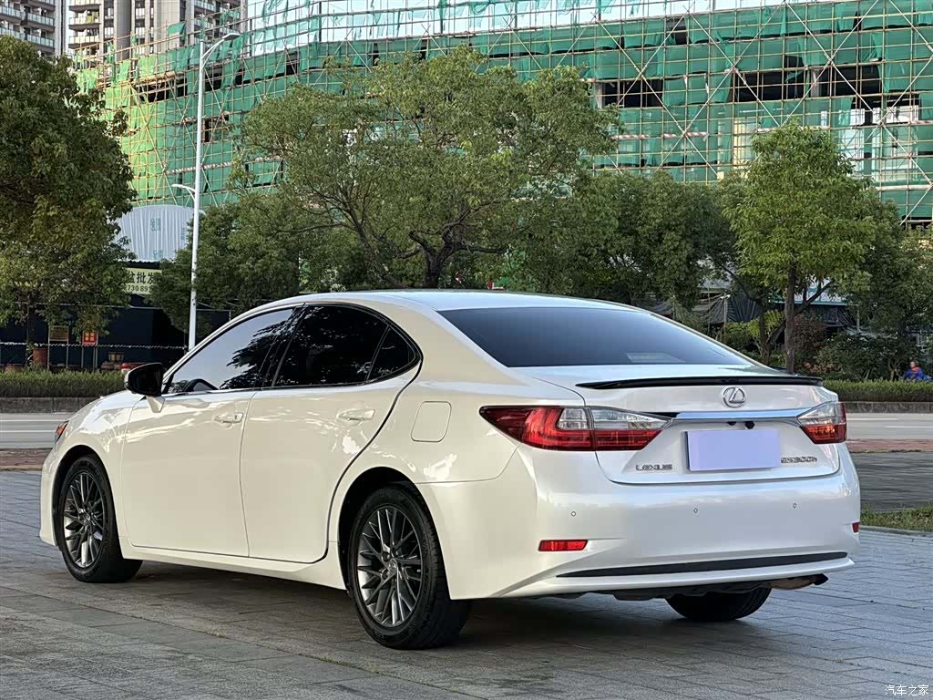 Lexus ES, 2018 7