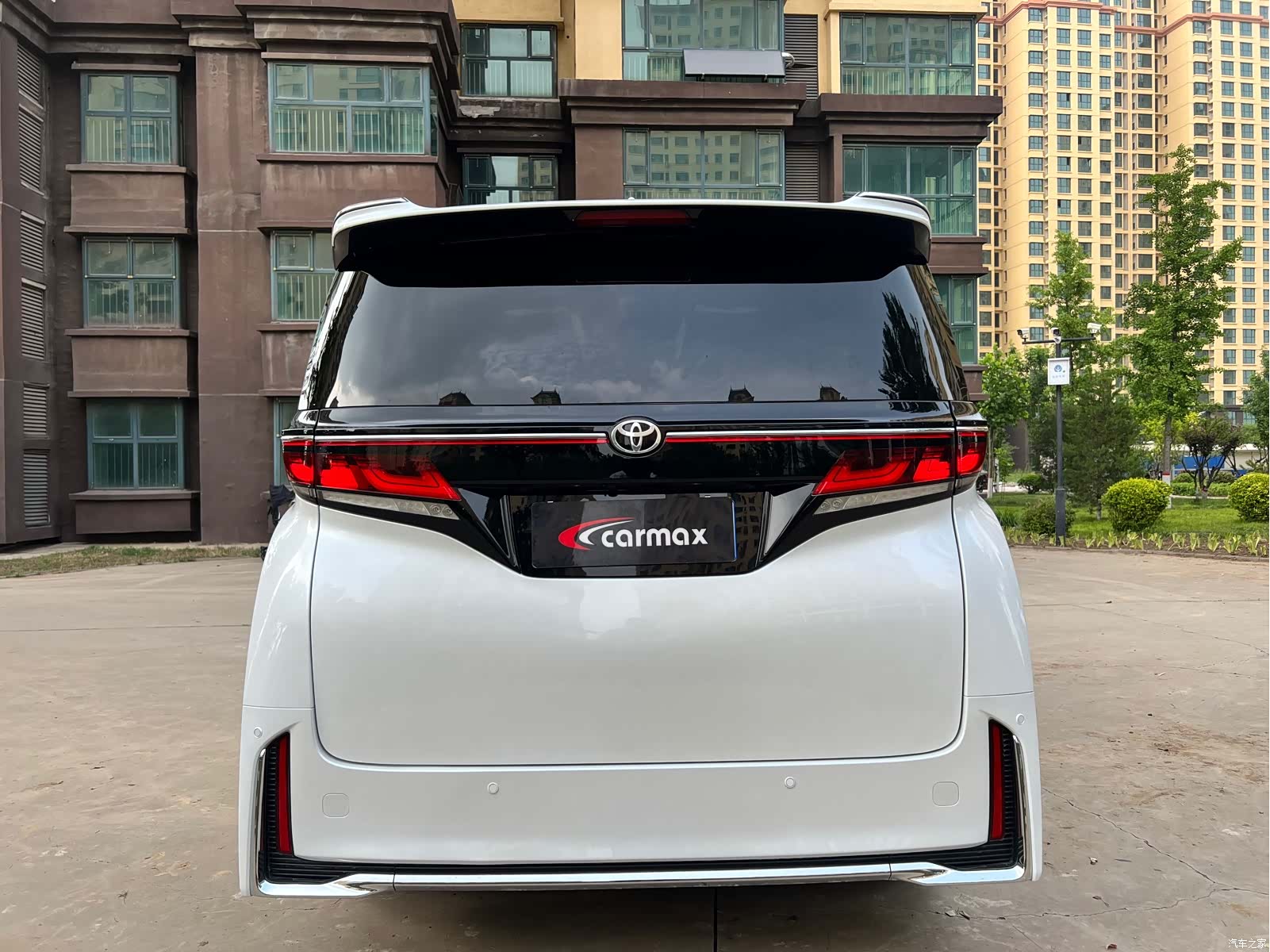 Toyota Vellfire, 2025 все фото