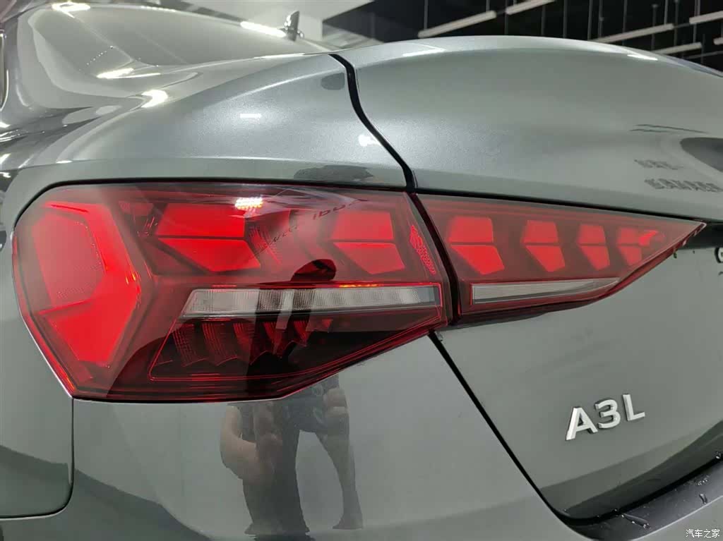 Audi Flying Spur, 2026 14