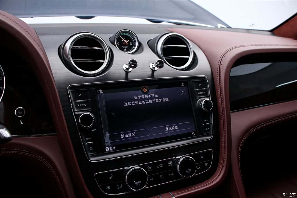 Bentley Bentayga, 2019 8