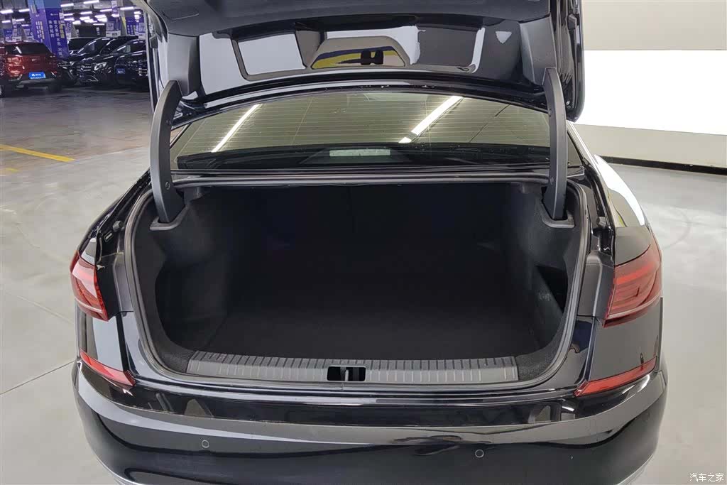 Volkswagen Passat, 2022 4