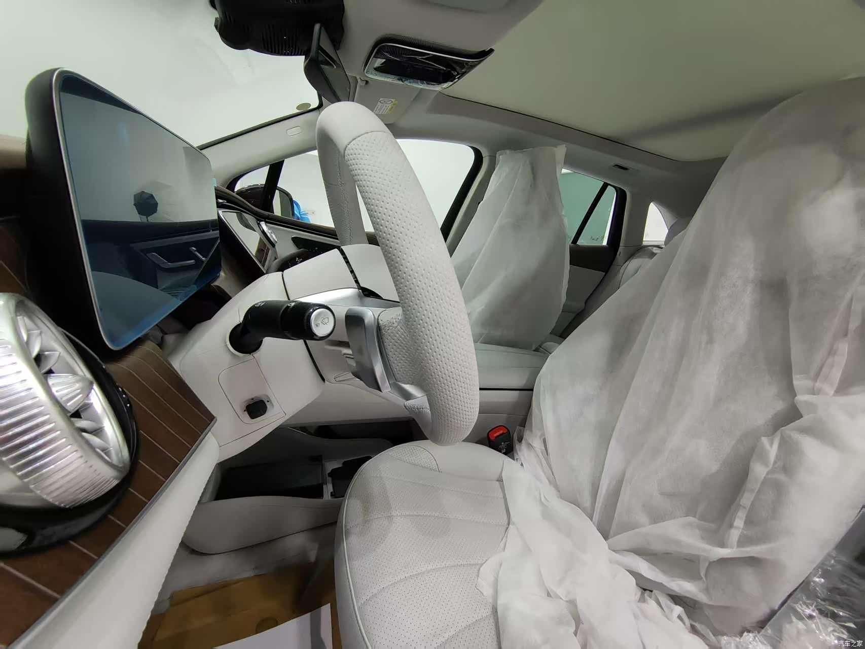 Mercedes-Benz EQE, 2025 23
