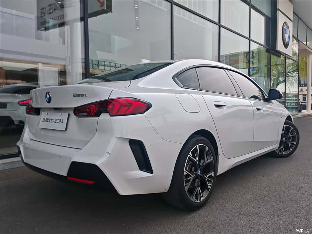 BMW 2 Series, 2025 12
