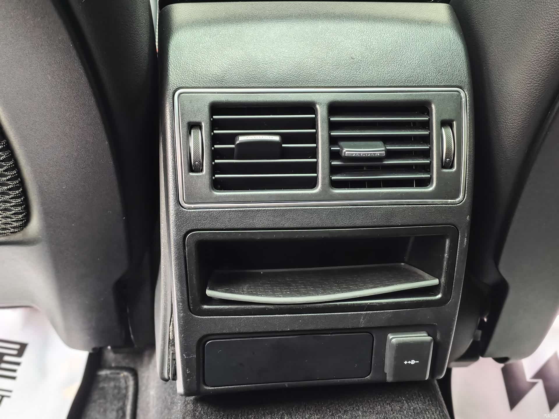 Land Rover P250, 2021 18