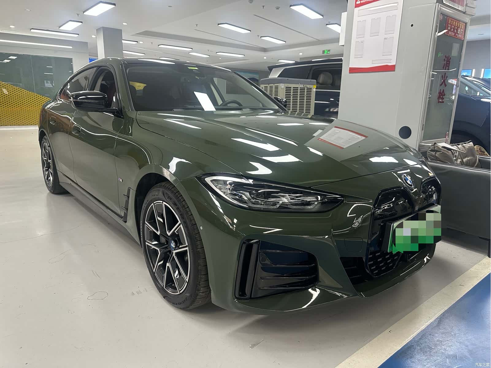BMW i4, 2024 3