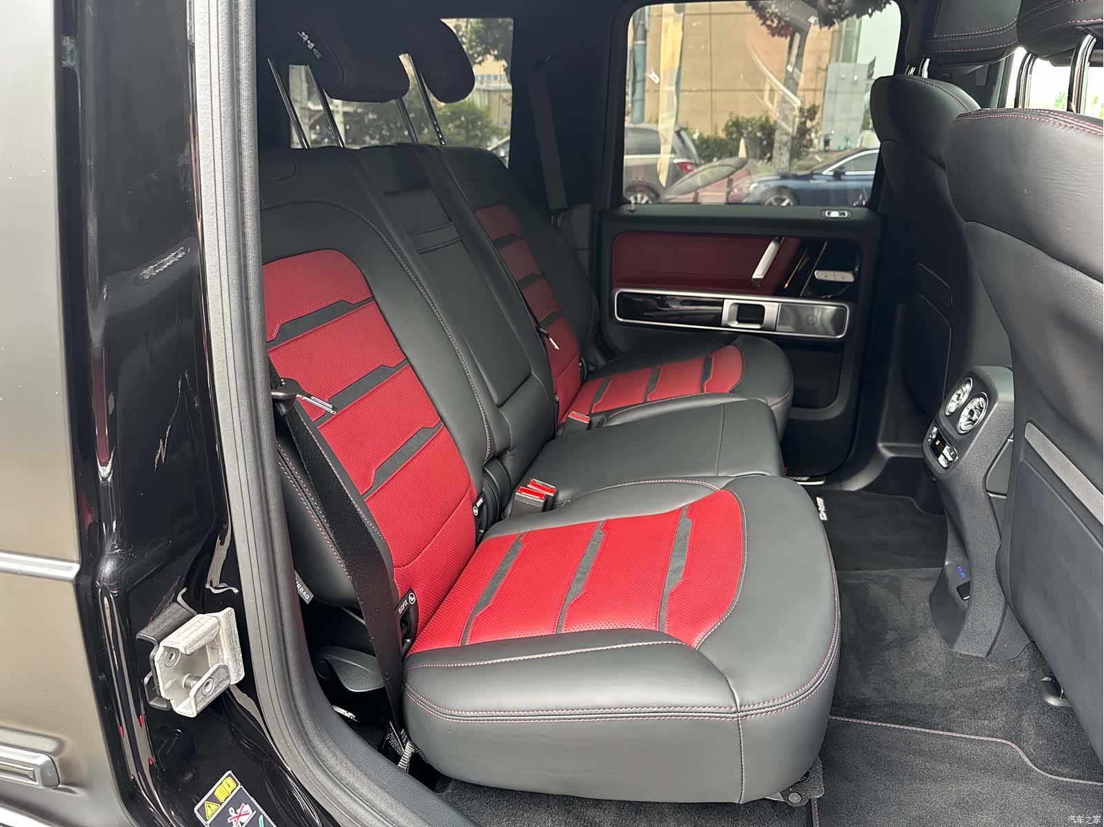 Mercedes-Benz G-Class, 2025 11