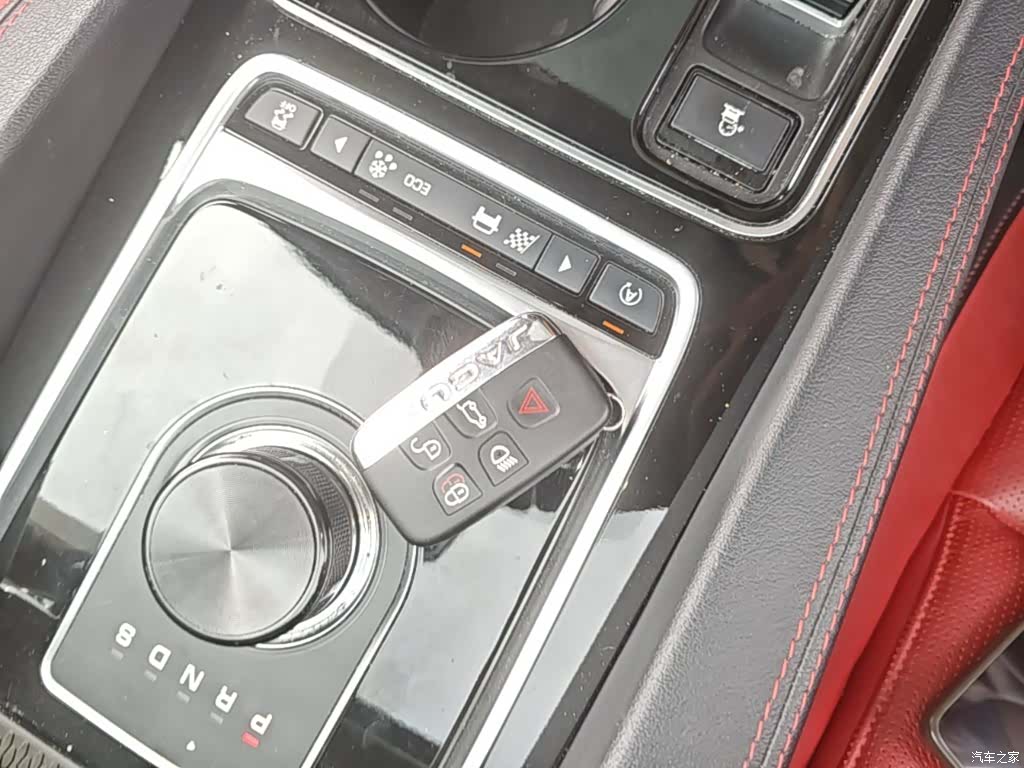 Jaguar F-PACE, 2017 9