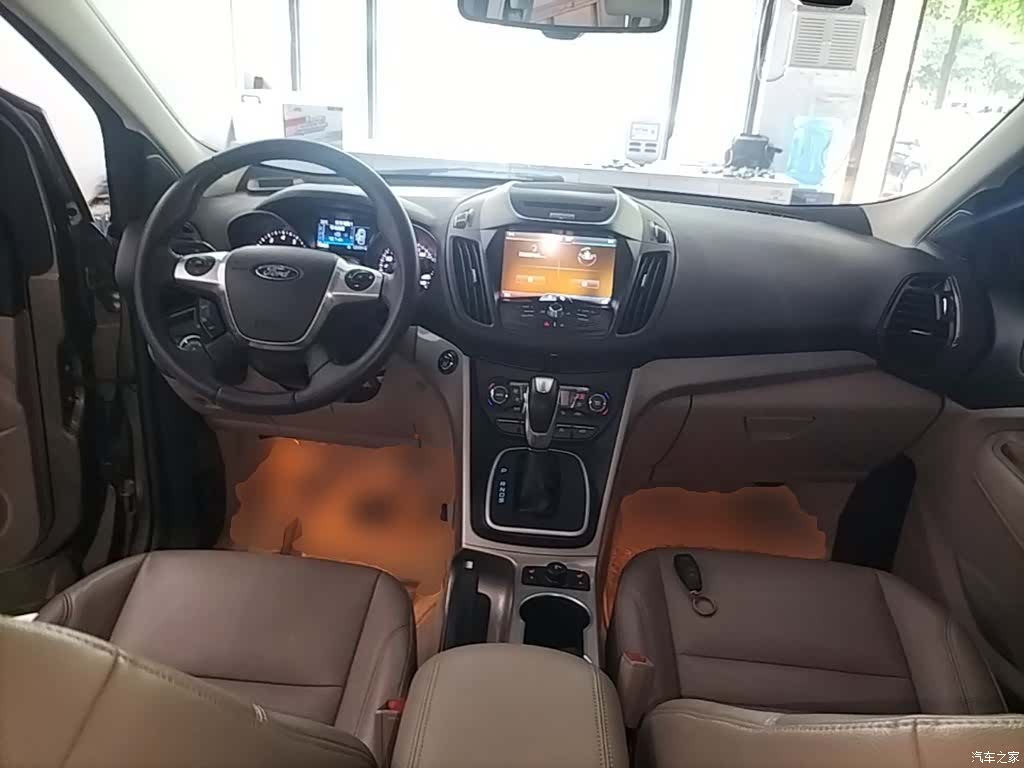 Ford Kuga, 2016 10