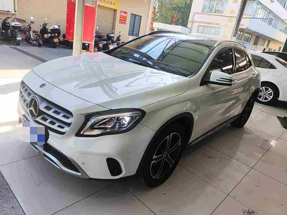 Mercedes-Benz GLA