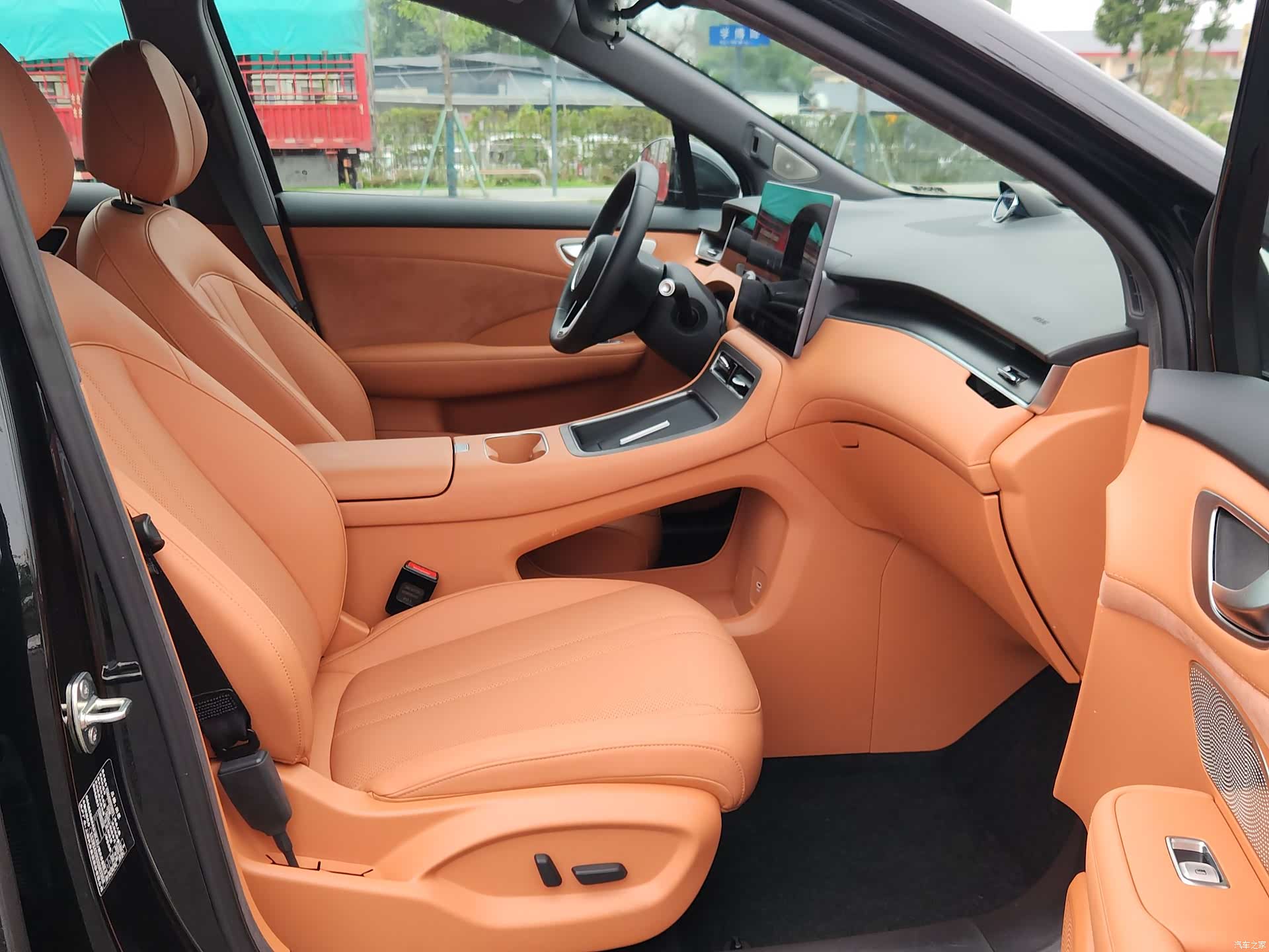 SAIC ShangJie H5, 2025 11