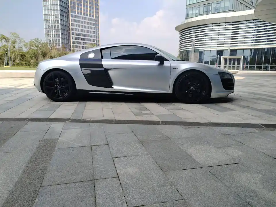 Audi R8