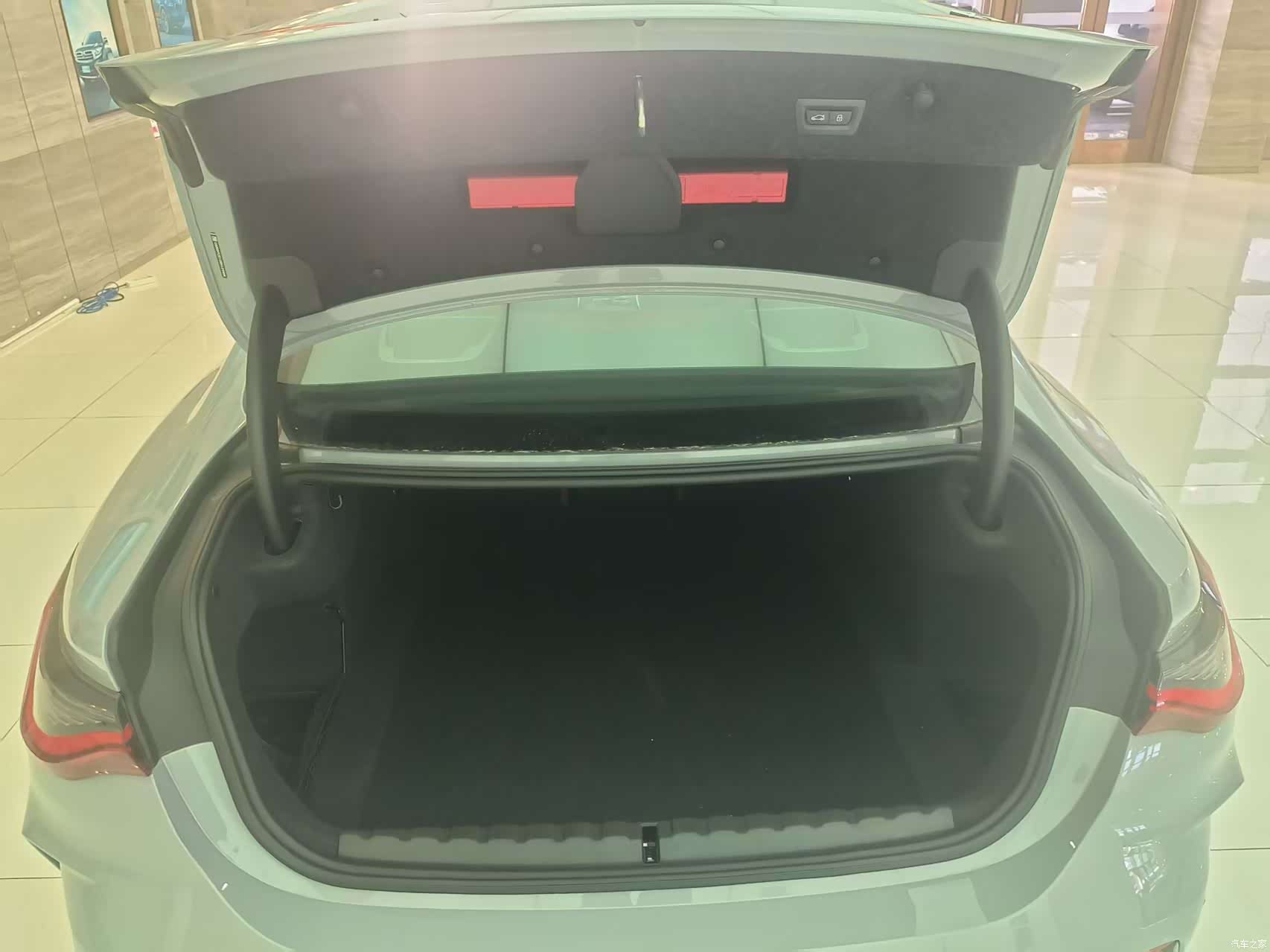 BMW 4 Series, 2025 15