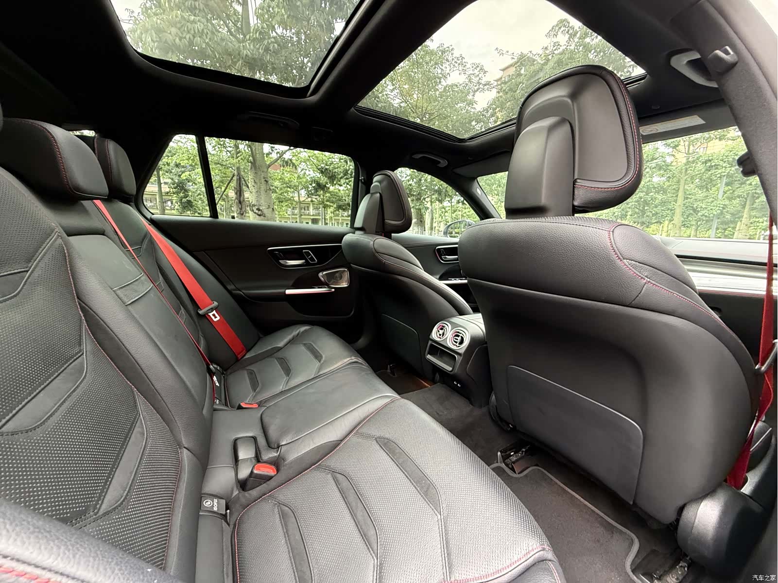 Mercedes-Benz C-Class, 2024 16