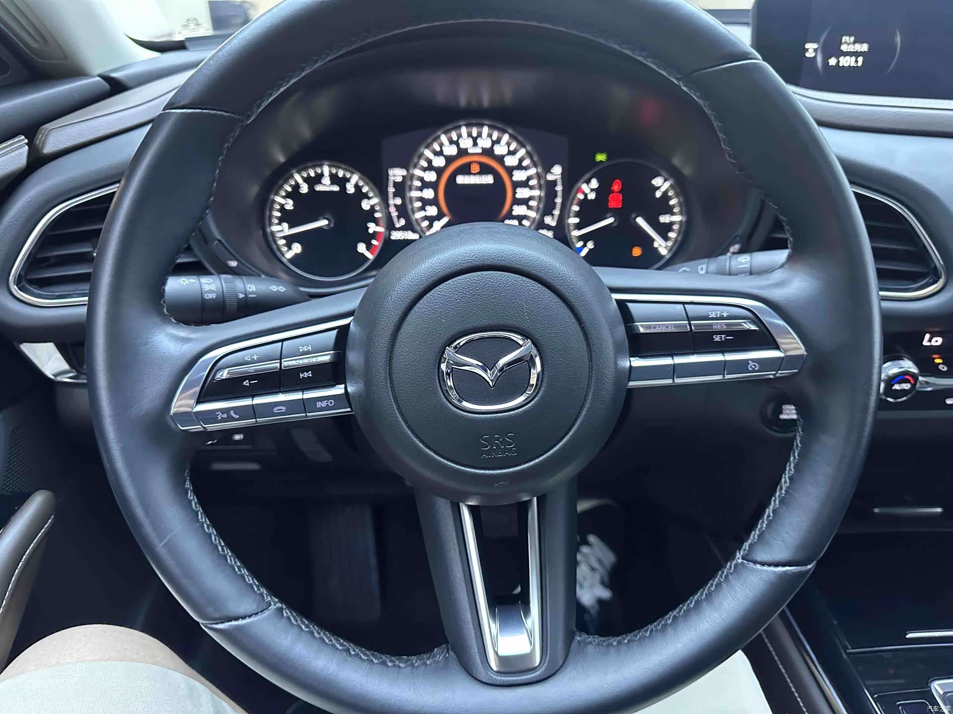 Mazda CX-30, 2022 12