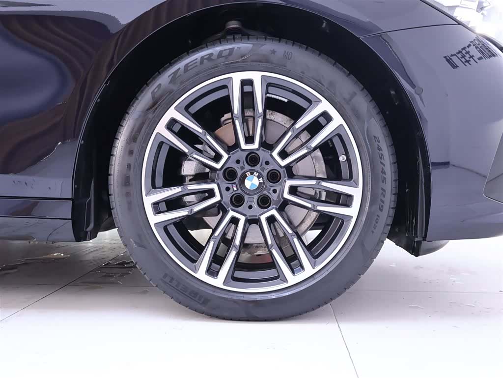 BMW 5 Series, 2026 26