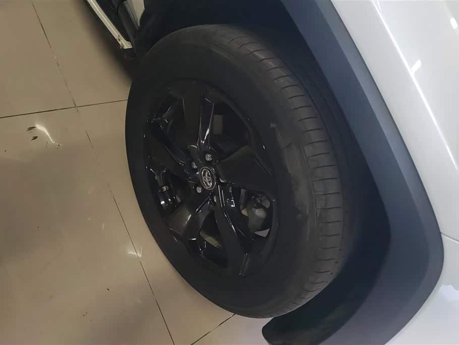 Toyota RAV4 Rongfang