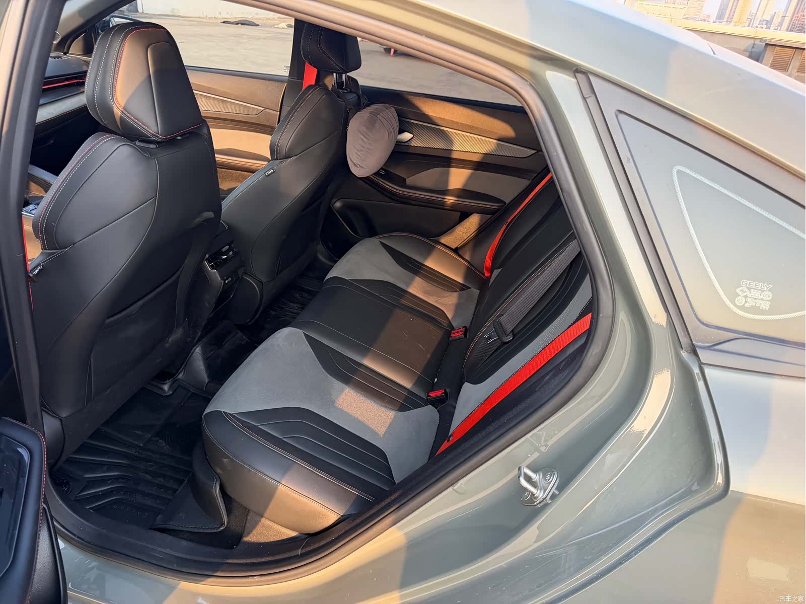 Geely Binray, 2022 12