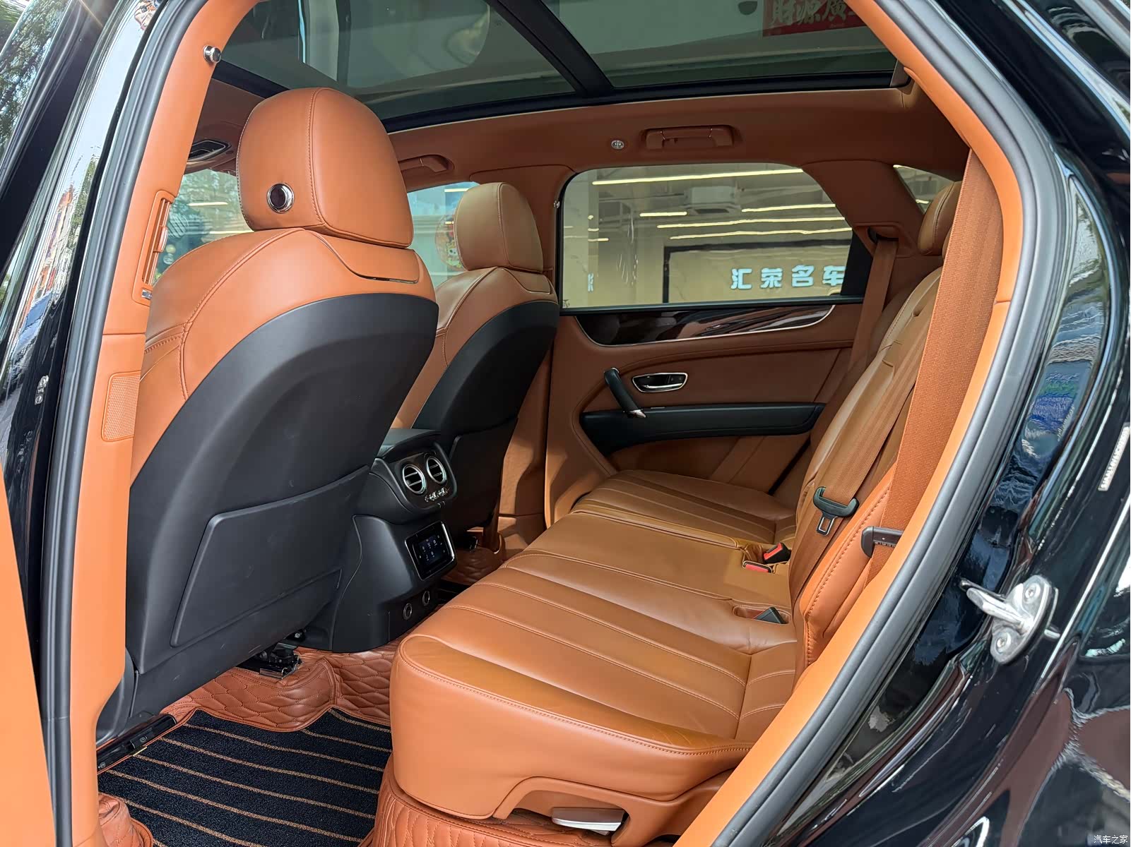 Bentley Bentayga, 2019 все фото