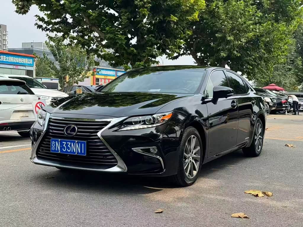 Lexus ES 2015 300h Luxury