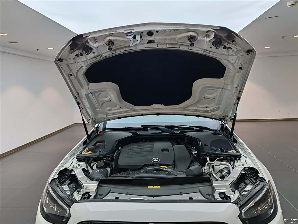 Mercedes-Benz E-Class, 2023 15