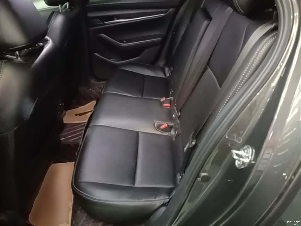 Mazda Mazda3, 2021 17