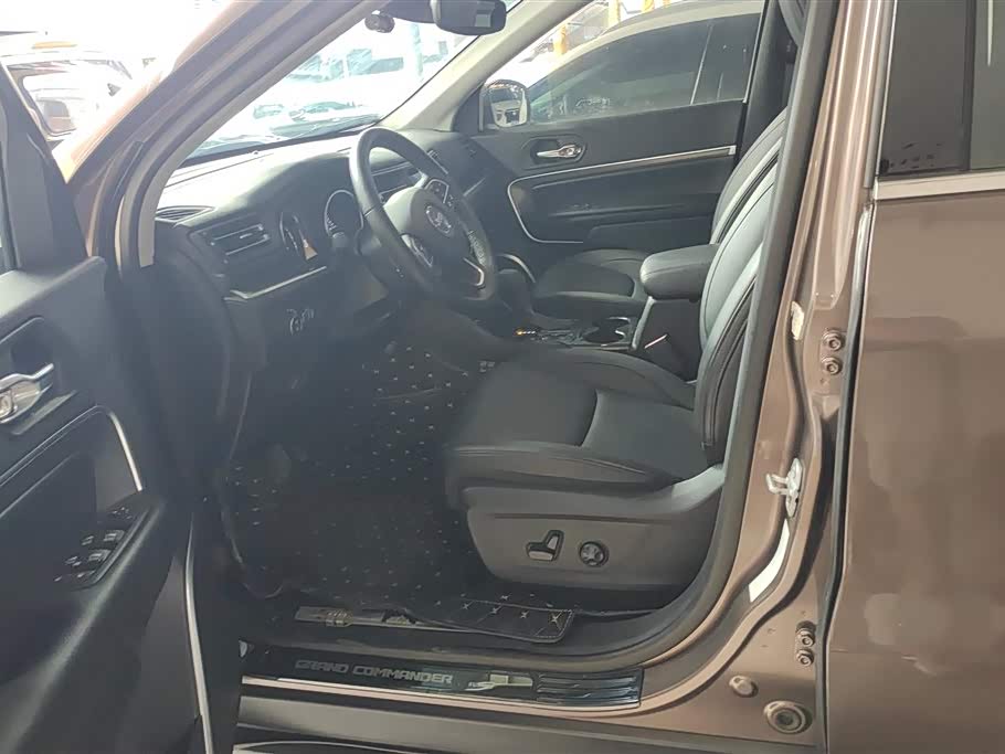 Jeep Grand Commander