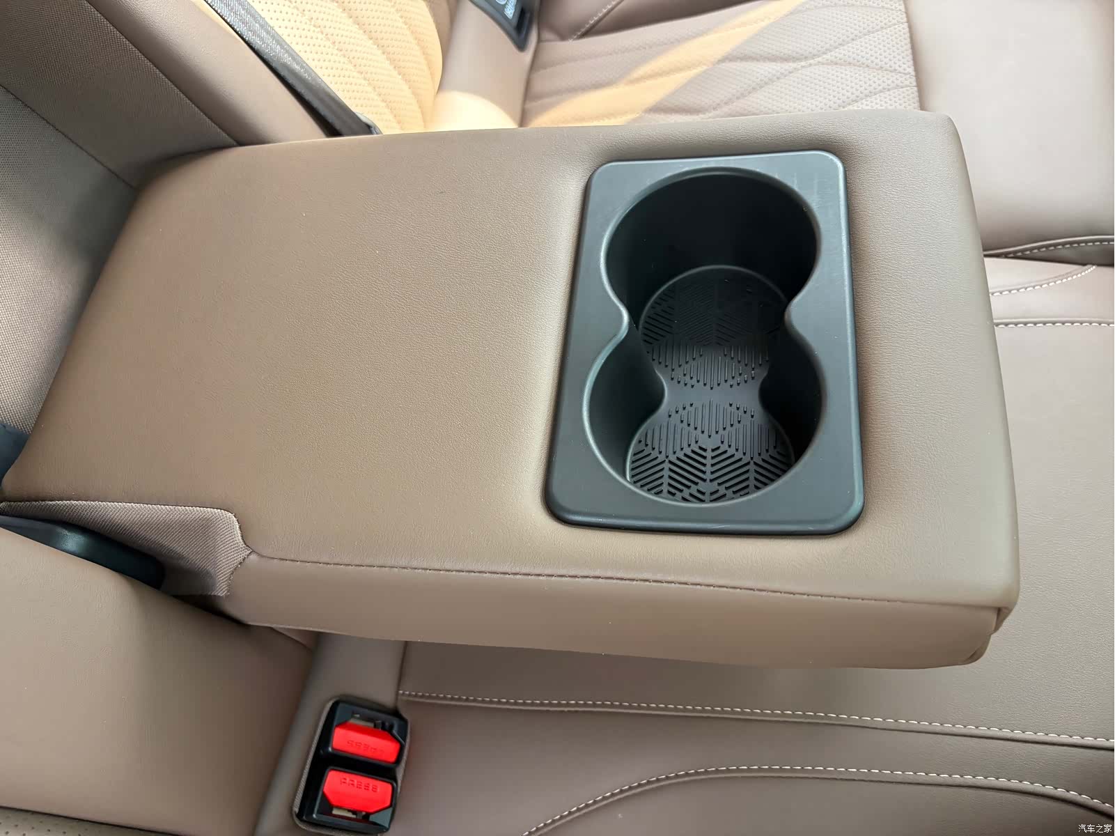 Chery Arrizo 8, 2024 15