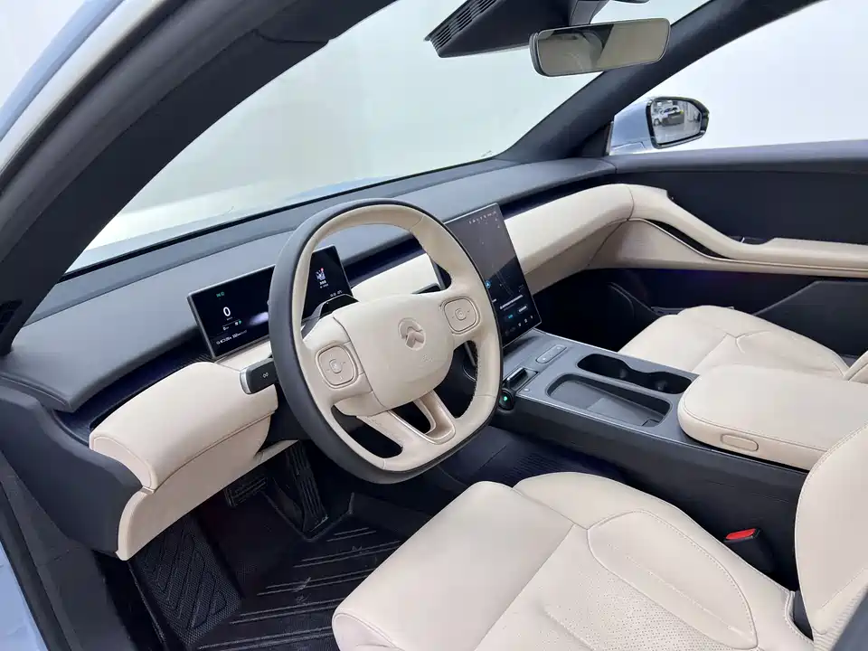 NIO ET5T