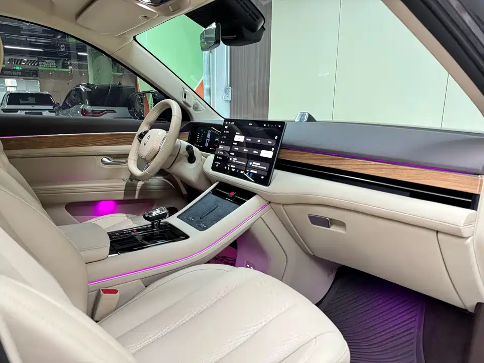 AITO Ask the world M7