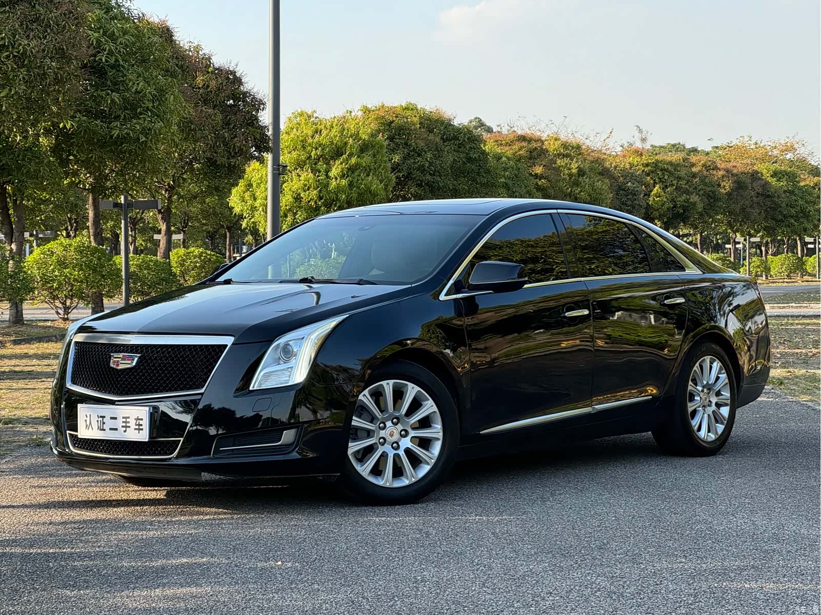 Cadillac XTS, 2013 1