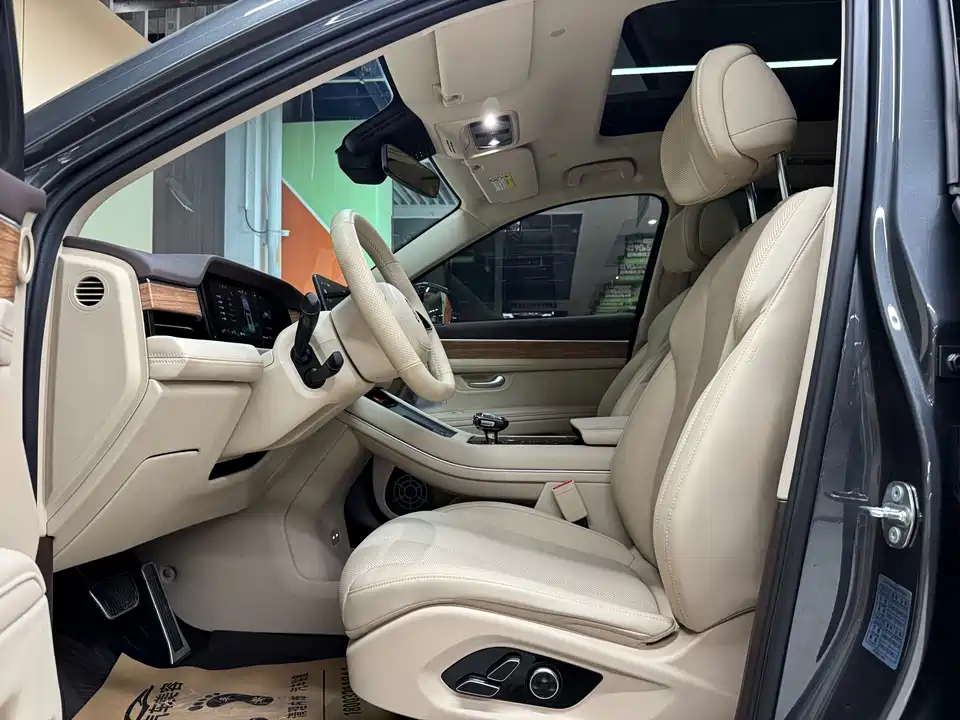 AITO Ask the world M7