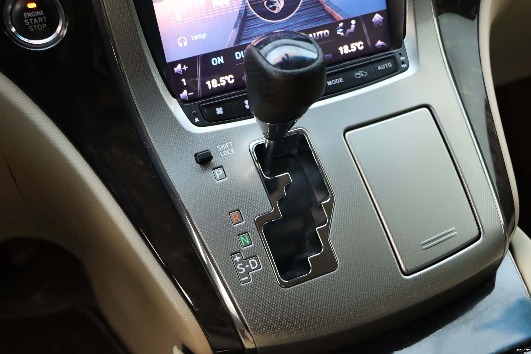 Toyota Alphard, 2015 17