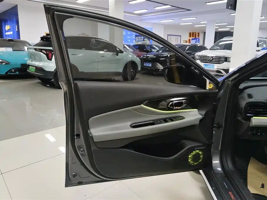 Trumpchi Shadow Leopard