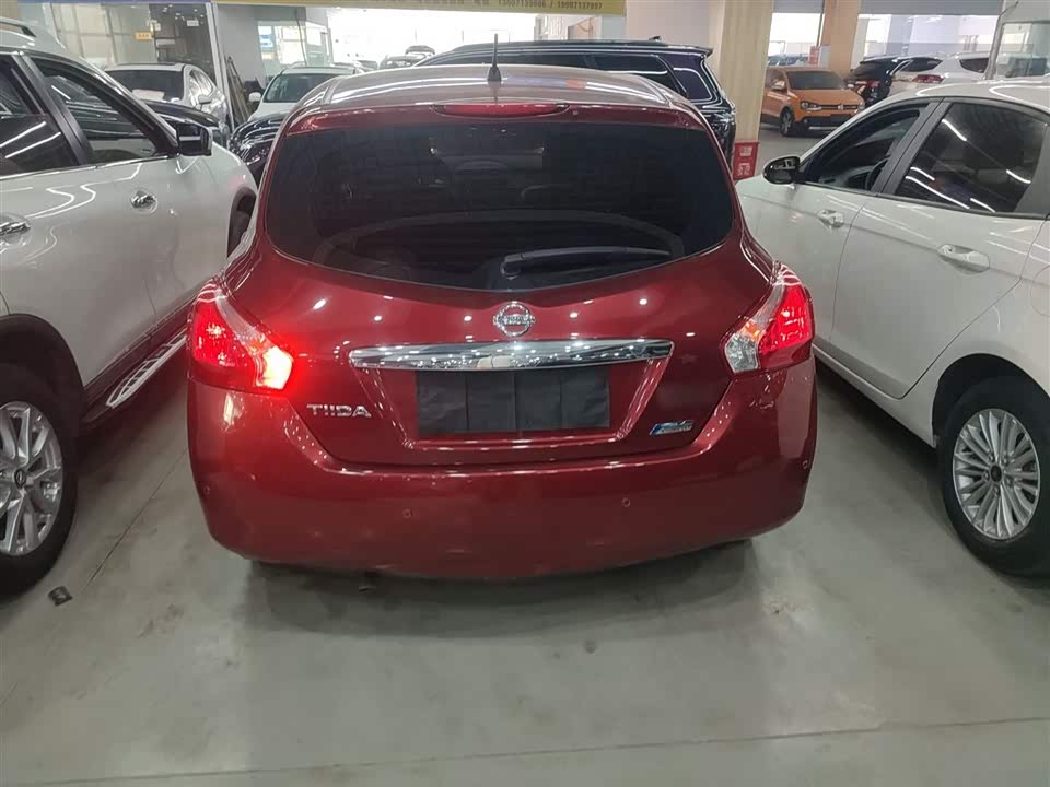 Nissan TIIDA