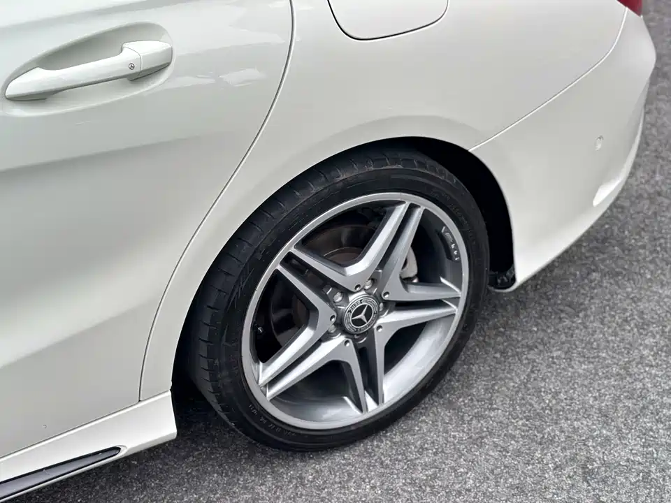 Mercedes-Benz CLA