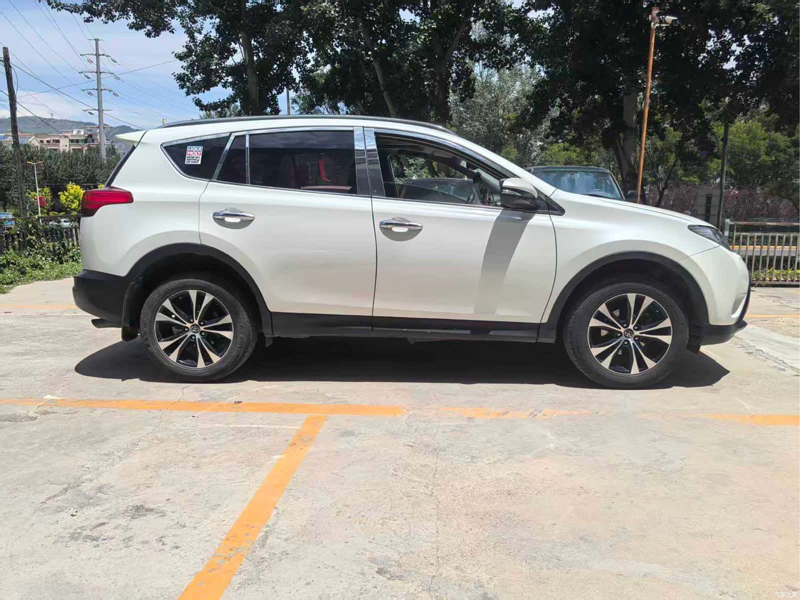 Toyota RAV4, 2015 11