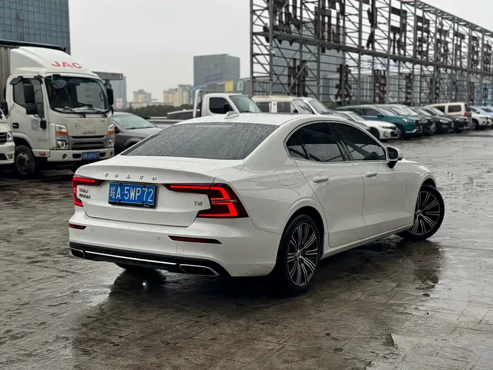 Volvo S60