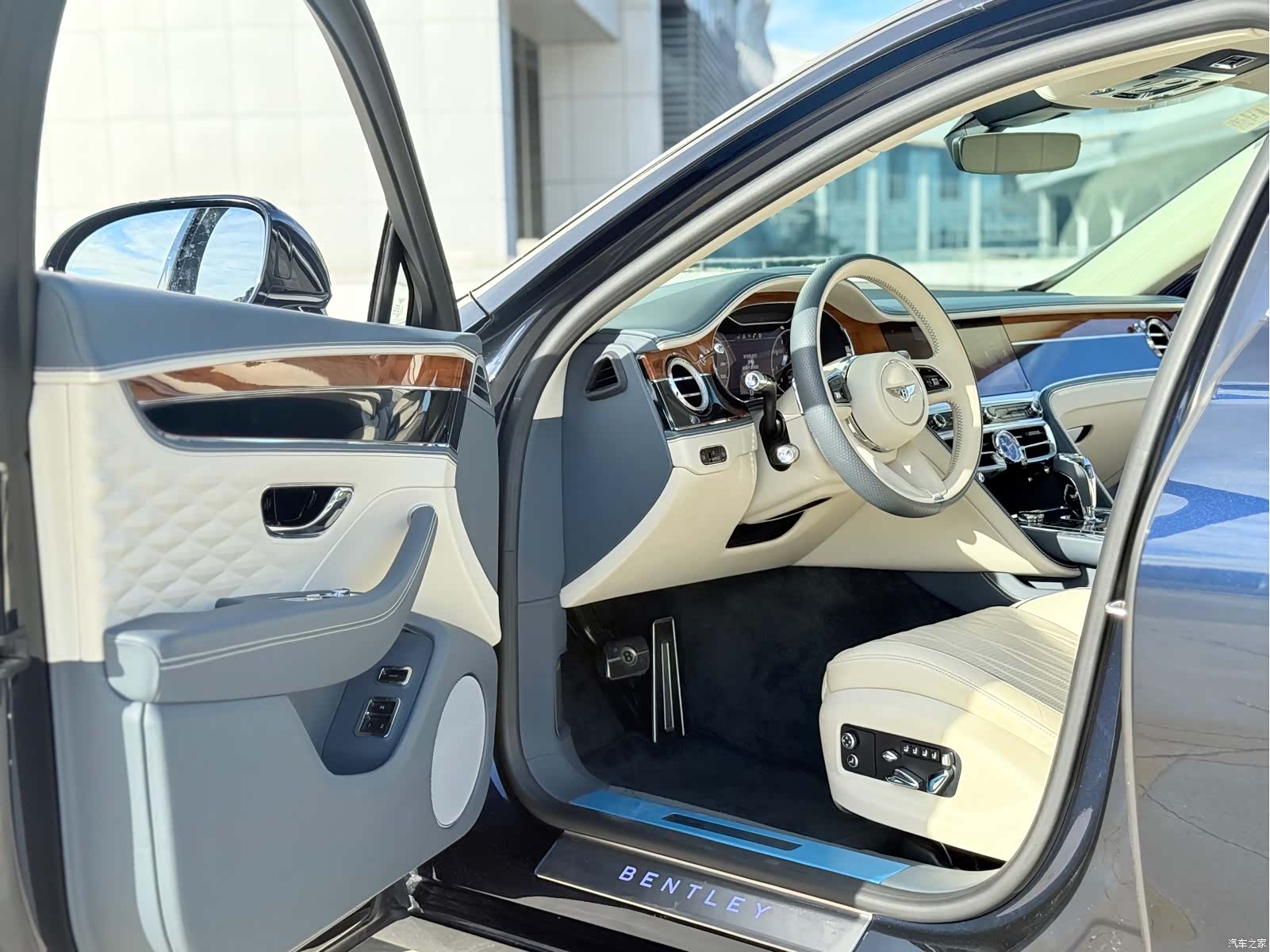 Bentley Flying Spur, 2022 4