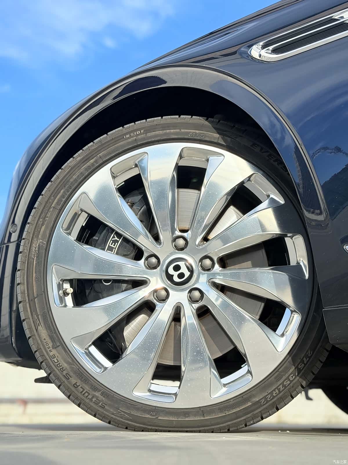 Bentley Flying Spur, 2022 14